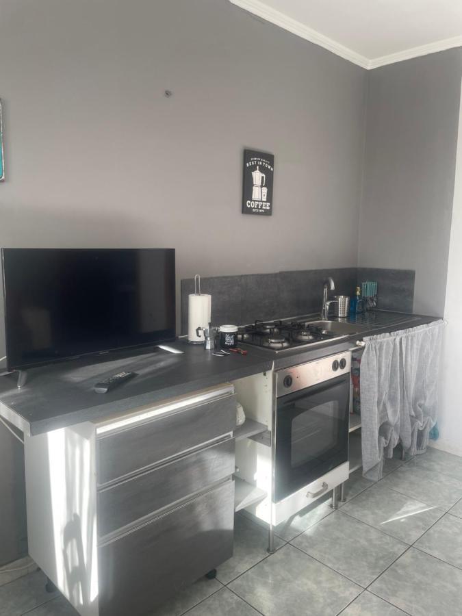 Airport Apartment Happyhouse Fiumicino Exteriör bild